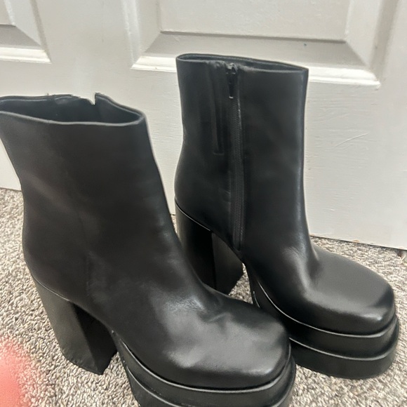 Steve Madden Cobra Boot - Picture 5 of 7